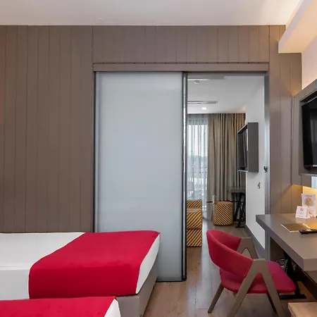 Hotel The X 5*