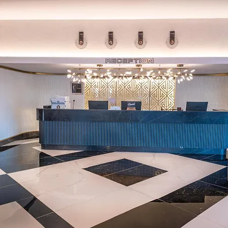 The X מלון באלאק