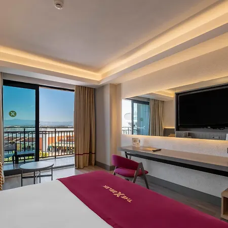 The X Hotel 5*