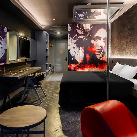 Otel The X
