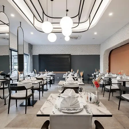The X Hotel 5*