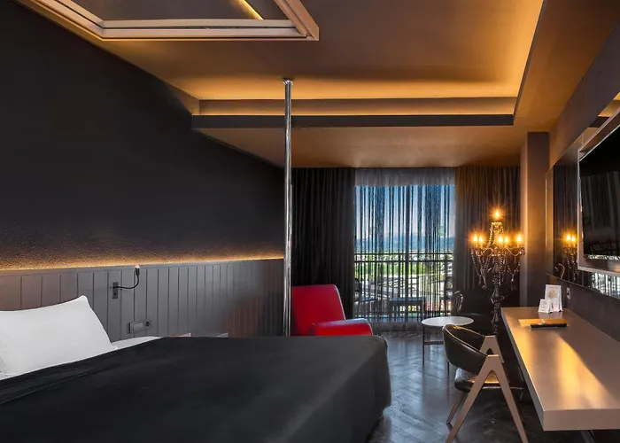 The X Hotel