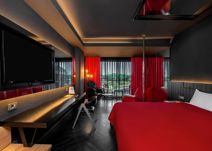 The X Hotel