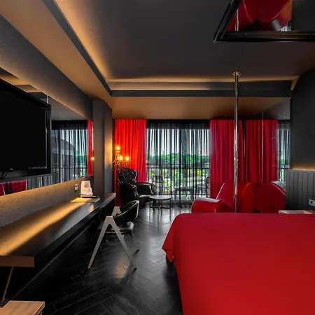 The X Hotel