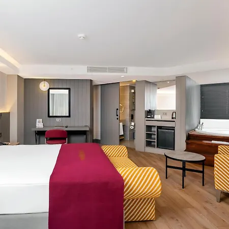 The X Hotel 5*